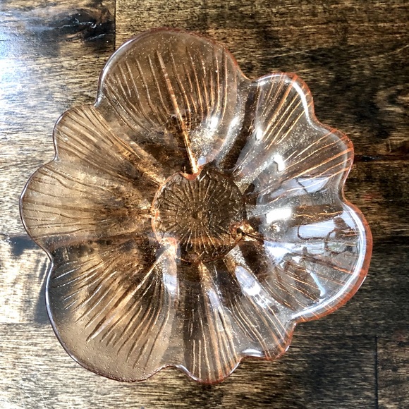 MCM Flower Petal Candy Dish 3-Footed Iridescent Glass Decor Bowl Serving - Picture 1 of 5
